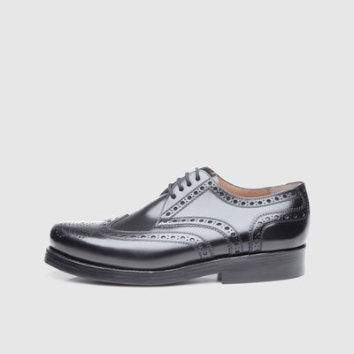 Brogues men's shoes with perforated decoration
