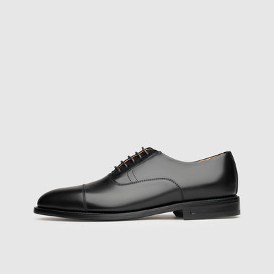 Men's dress shoes