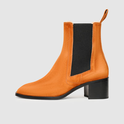 Women's boots with heel